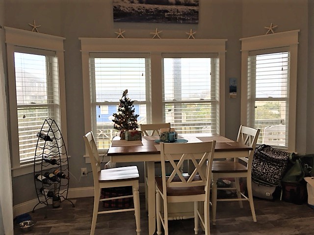 Waves Real Estate - Dining Area Has Beautiful Ocean Views